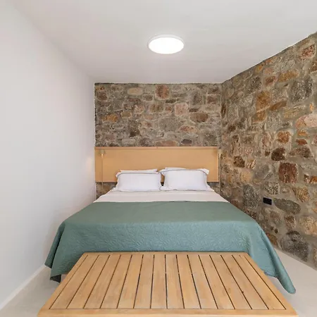 Vila Citadel Natural Stone *