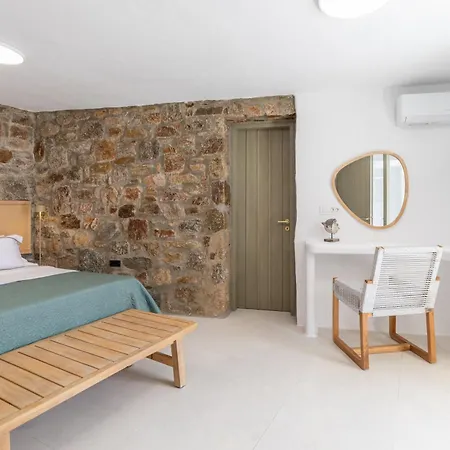 Vila Citadel Natural Stone Plintri